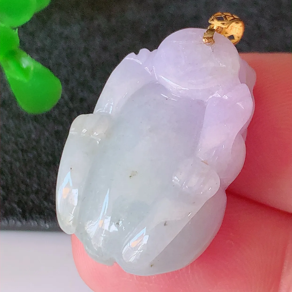 18K金镶嵌冰润紫罗兰翡翠招财貔貅吊坠，民间有“一摸貔貅运程旺盛，再摸貔貅财运滚滚，三摸貔貅平步青云 ”的美好祝愿。#1.15