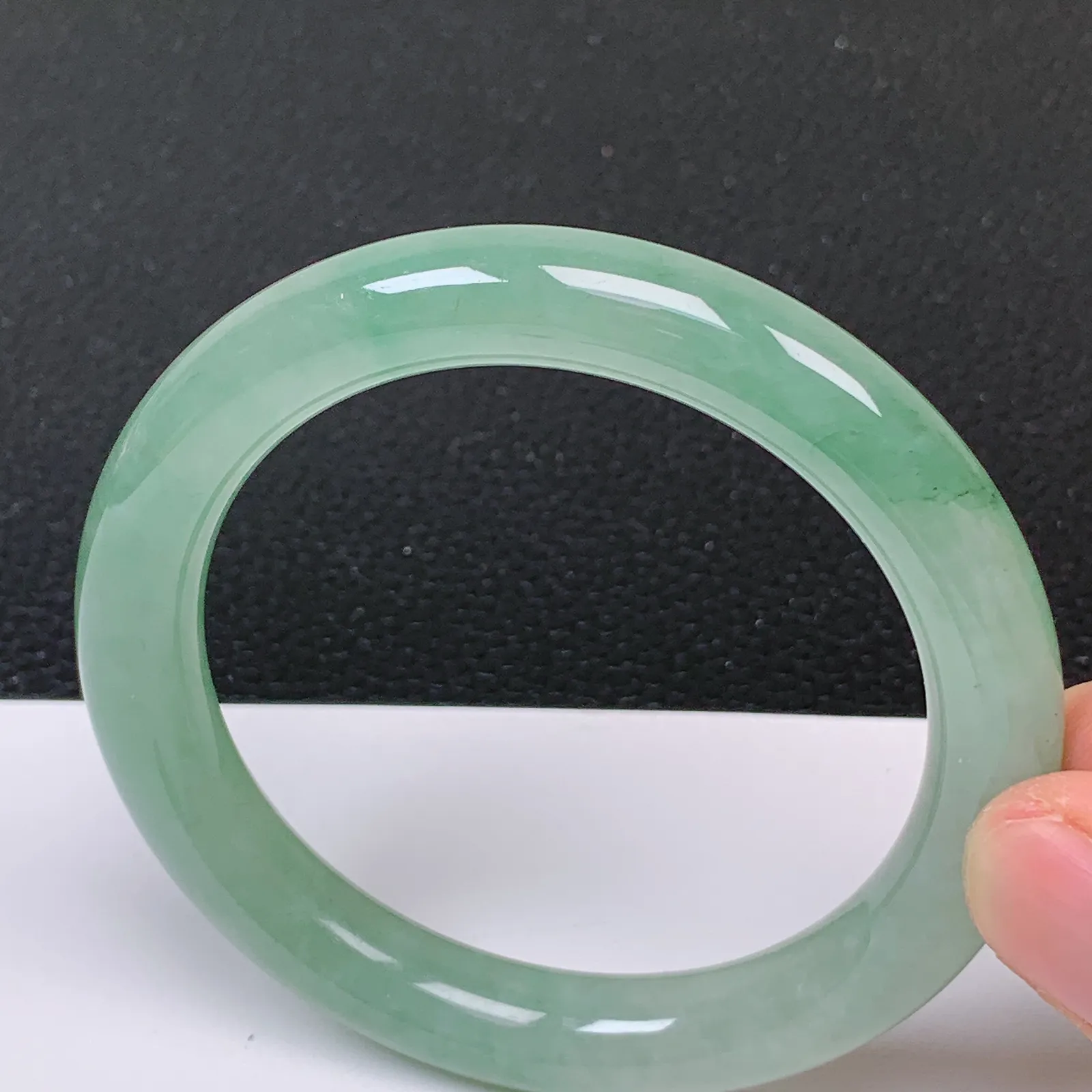 56～57圈口缅甸翡翠A货老坑冰种晴水绿满绿色圆条手镯经典百搭显白