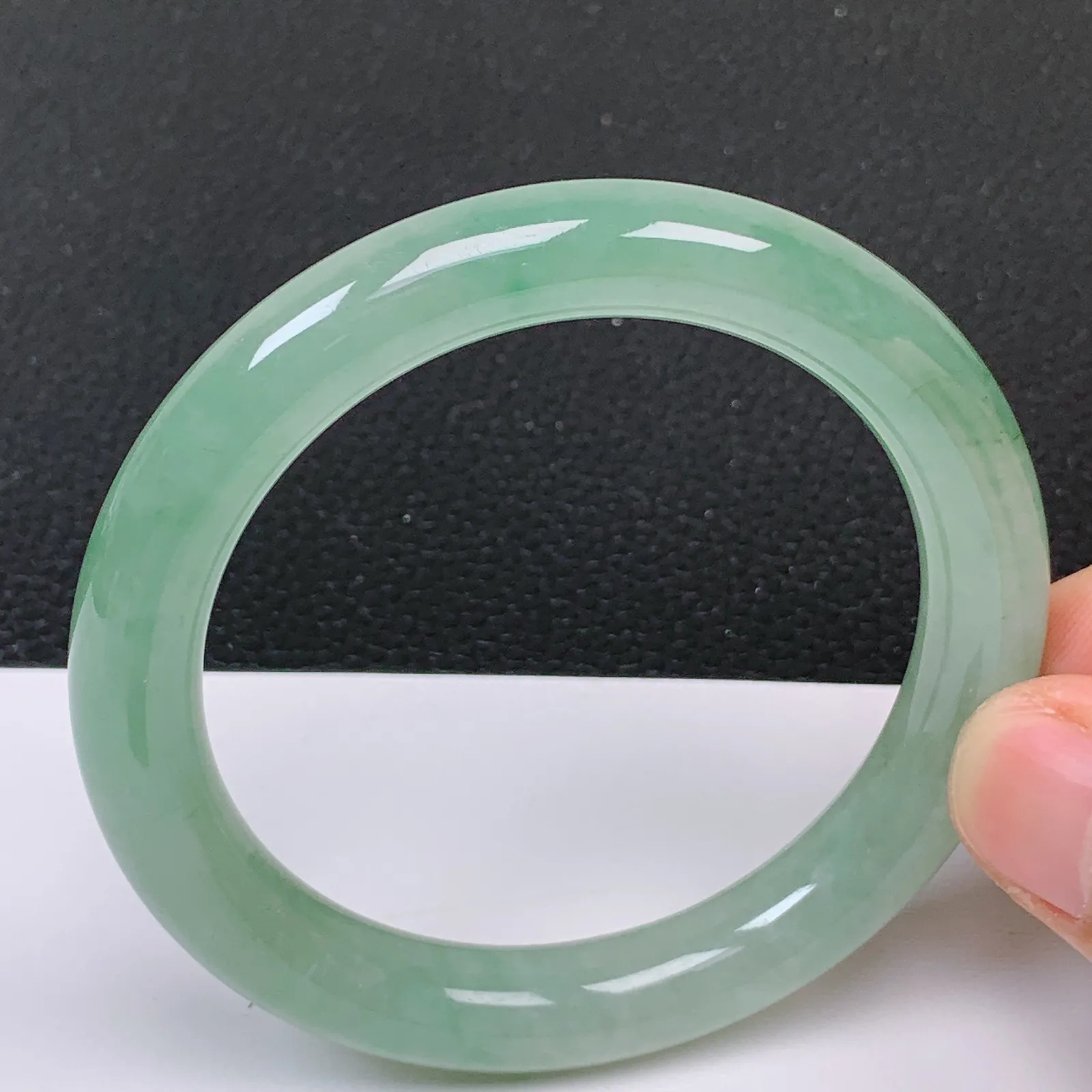 56～57圈口缅甸翡翠A货老坑冰种晴水绿满绿色圆条手镯经典百搭显白