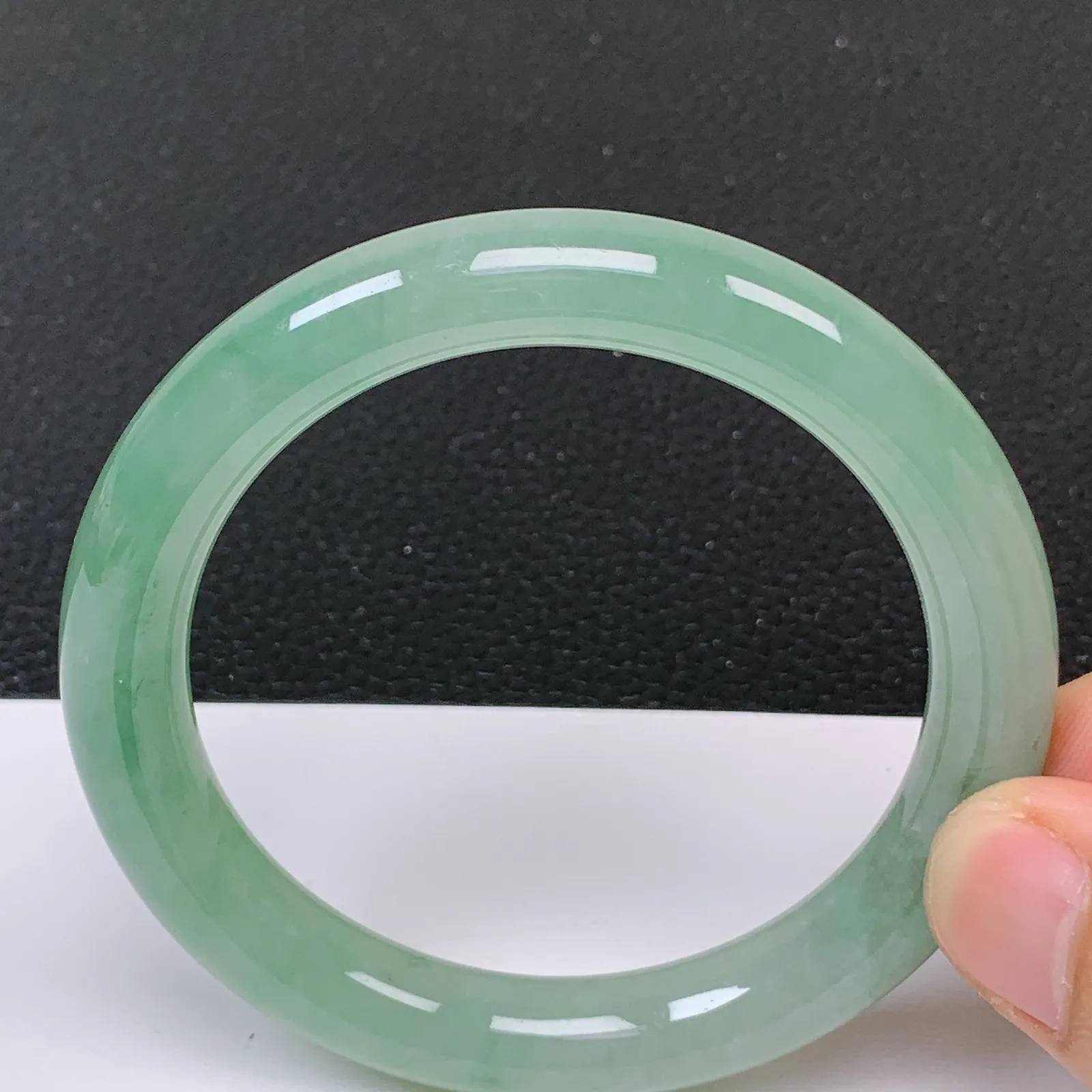 56～57圈口缅甸翡翠A货老坑冰种晴水绿满绿色圆条手镯经典百搭显白