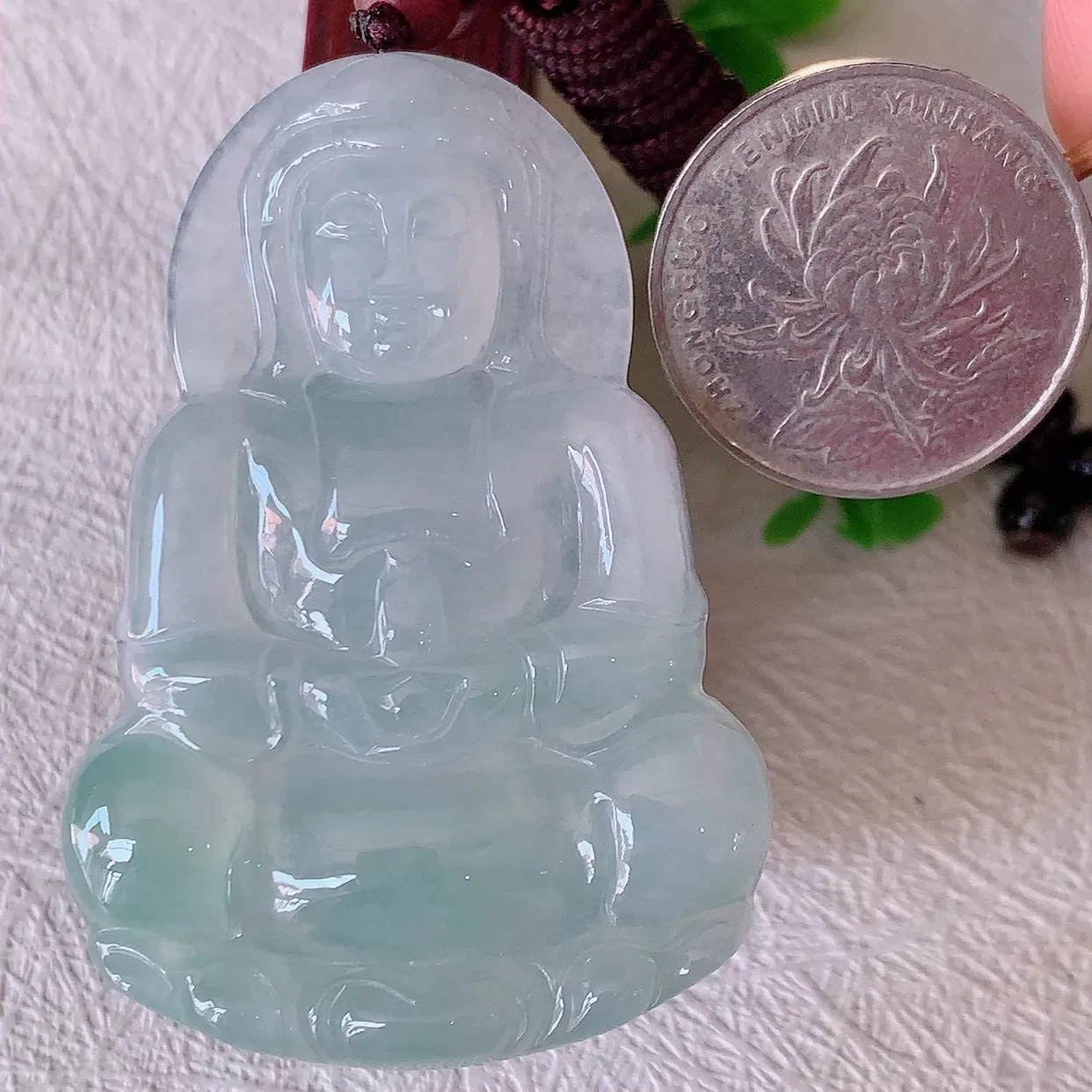 自然光实拍，冰胶翡翠正装观音吊坠，赐福翡翠观音，冰透，观音庇佑守护 ，送礼或自留佳选！#46.15