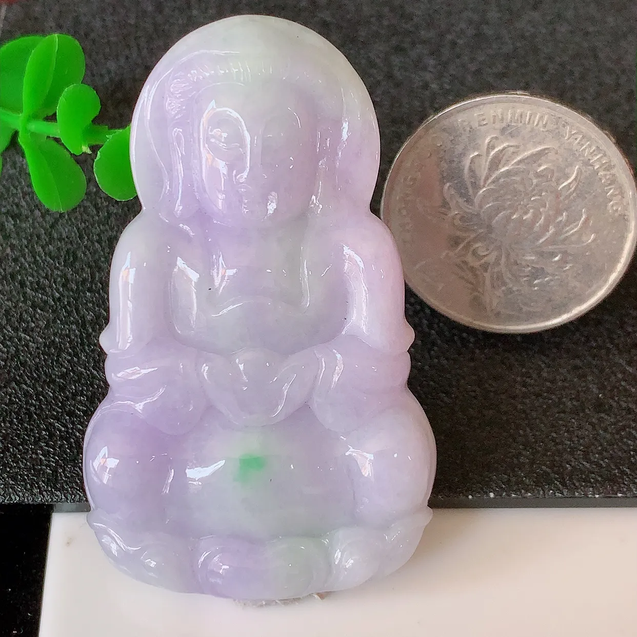 自然光实拍，冰润春带彩翡翠观音菩萨吊坠，赐福紫罗兰观音，玉润通透，慈祥端庄！#1.15