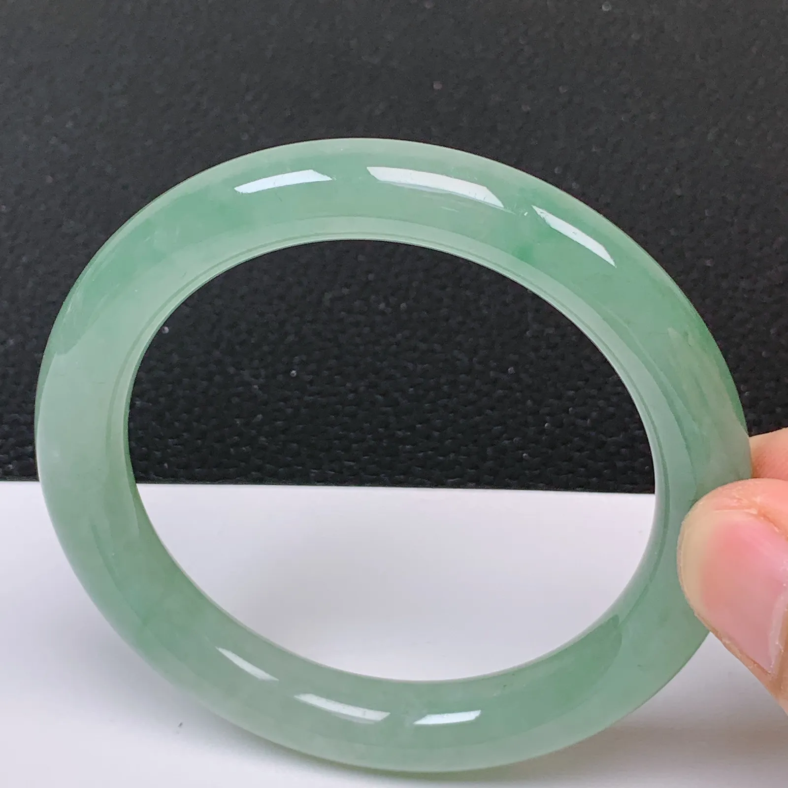 56～57圈口缅甸翡翠A货老坑冰种晴水绿满绿色圆条手镯经典百搭显白