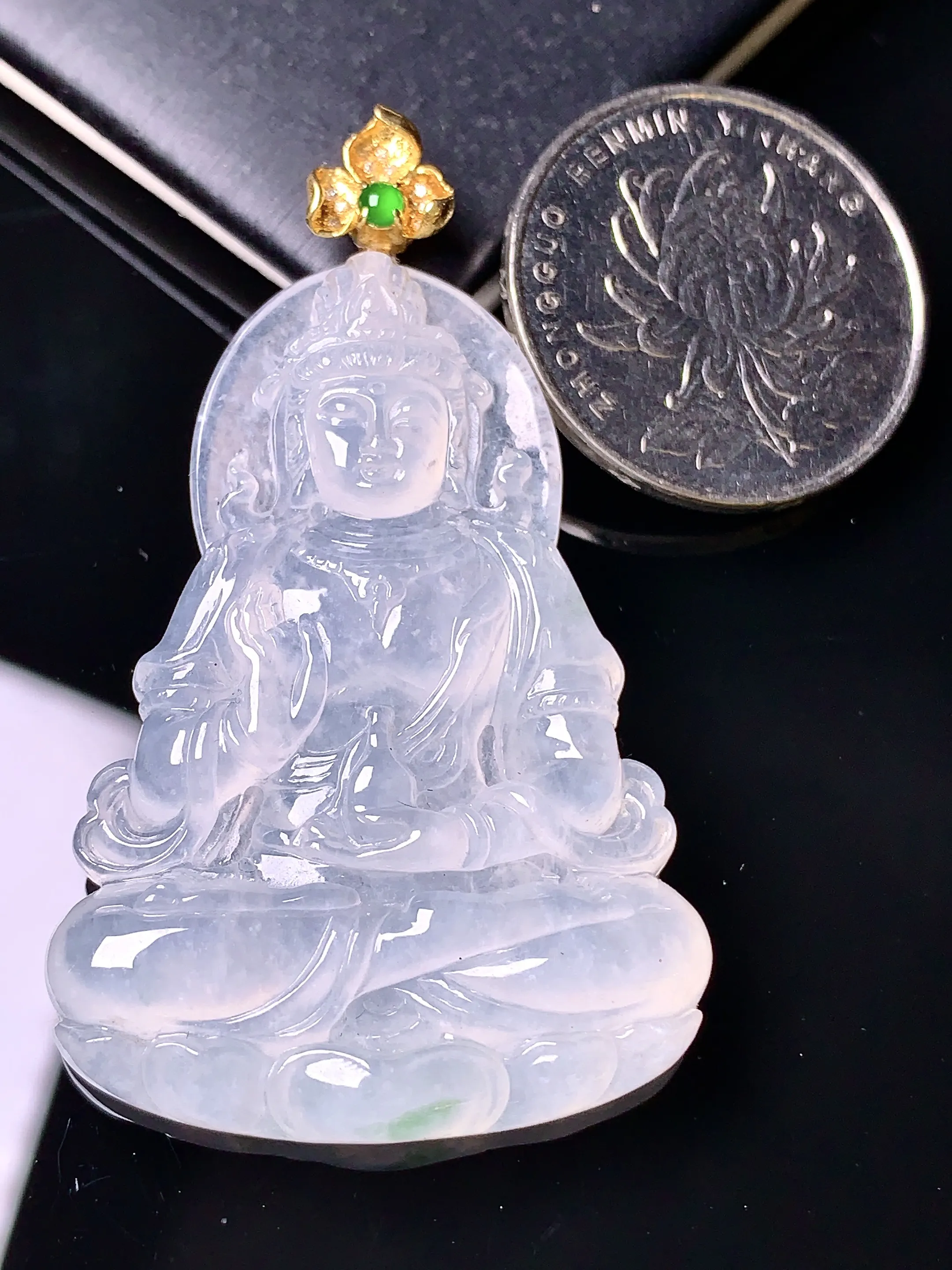 18k金镶嵌冰种度母观音菩萨吊坠 玉质细腻 水润亮眼 整体尺寸53.5*32*5.5