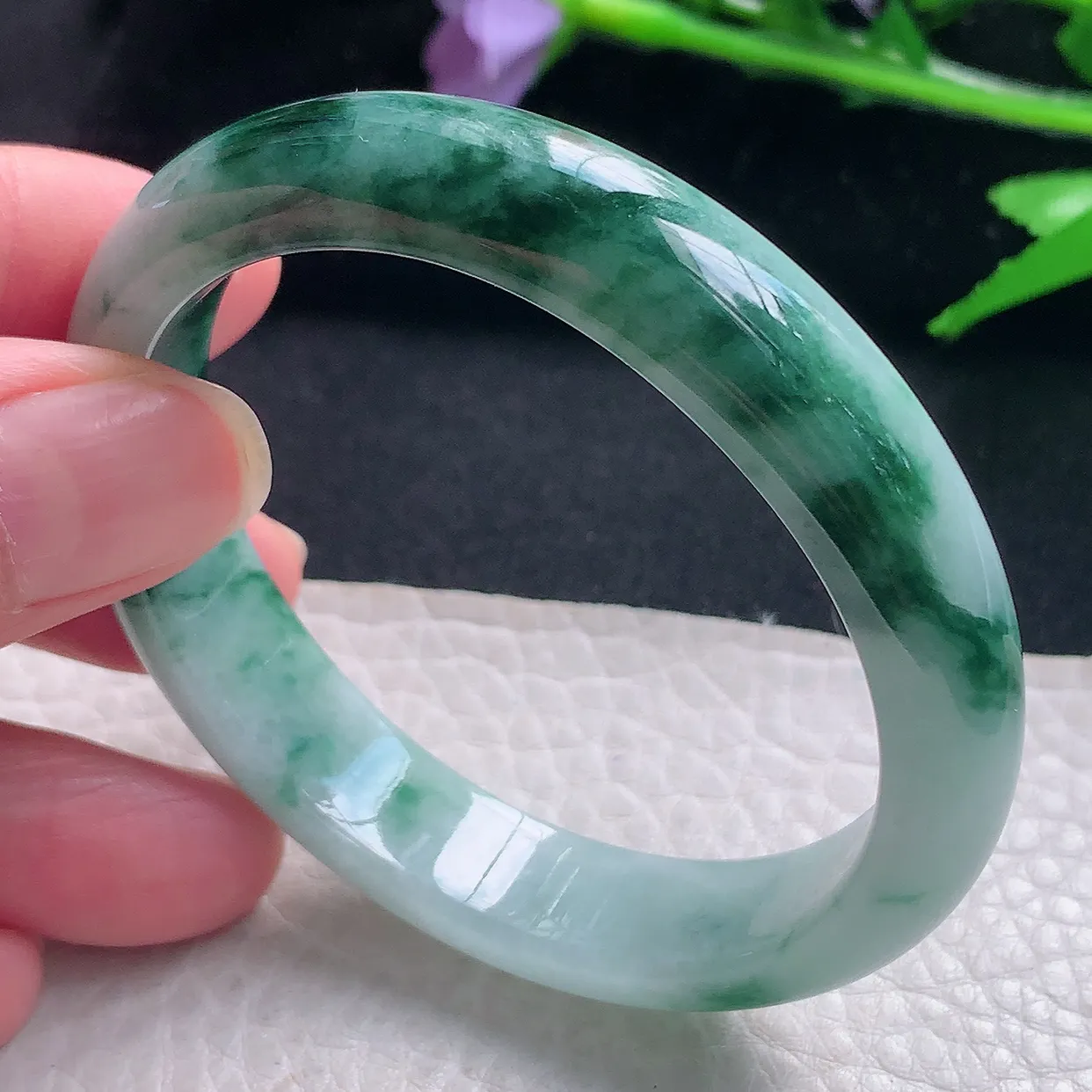 js小圈口53*48*11.6*7贵妃镯 老坑天然翡翠飘花蛋形宽边玉手镯 珠宝美人镯