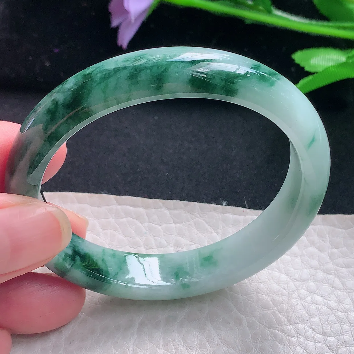 js小圈口53*48*11.6*7贵妃镯 老坑天然翡翠飘花蛋形宽边玉手镯 珠宝美人镯