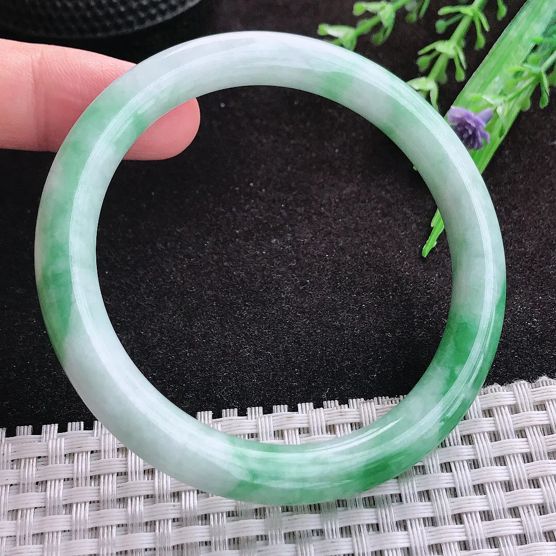 自然光57/7.9/8.5老坑精美温润飘绿圆条手镯翡翠玉镯子美人镯手环