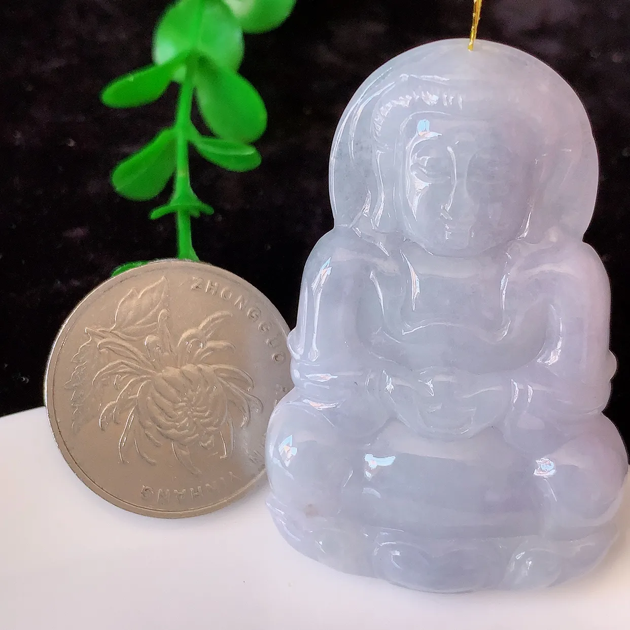 自然光实拍，冰胶紫罗兰翡翠观音菩萨吊坠，冰透亮泽，美观亮丽，观音面相端庄#35.17