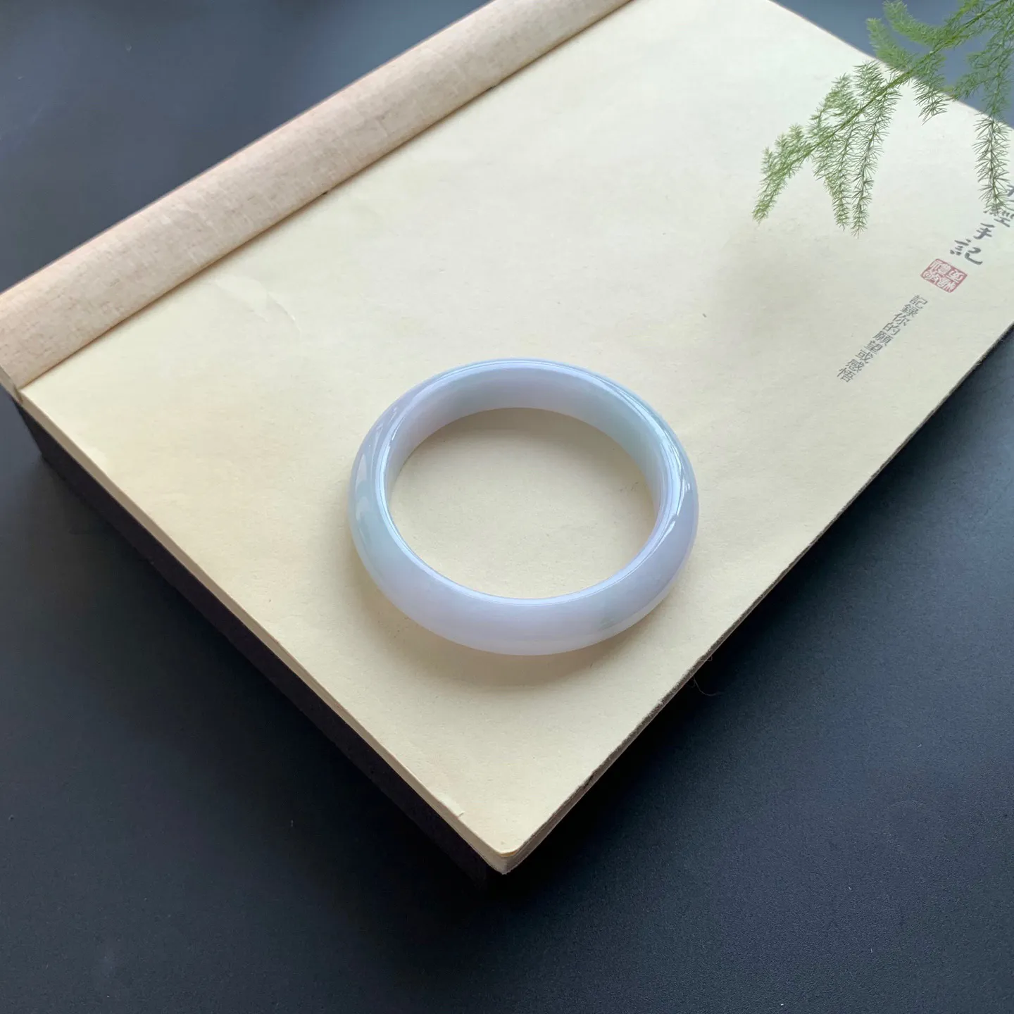 58圈口细糯正圈手镯 尺寸：58-12.8-8.8，无纹裂，细腻光滑，清爽干净