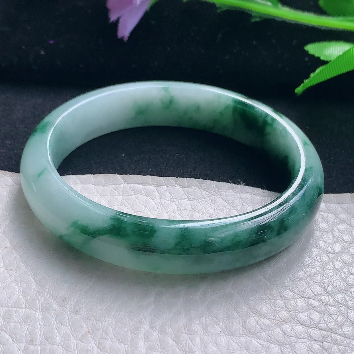 js小圈口53*48*11.6*7贵妃镯 老坑天然翡翠飘花蛋形宽边玉手镯 珠宝美人镯