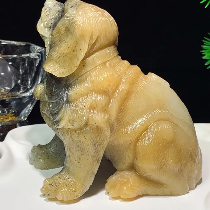新疆且末糖旺财狗摆件 。尺寸86/86/60重462克   玉质细腻油润 底色纯净 脂粉好，品质好。lt251018