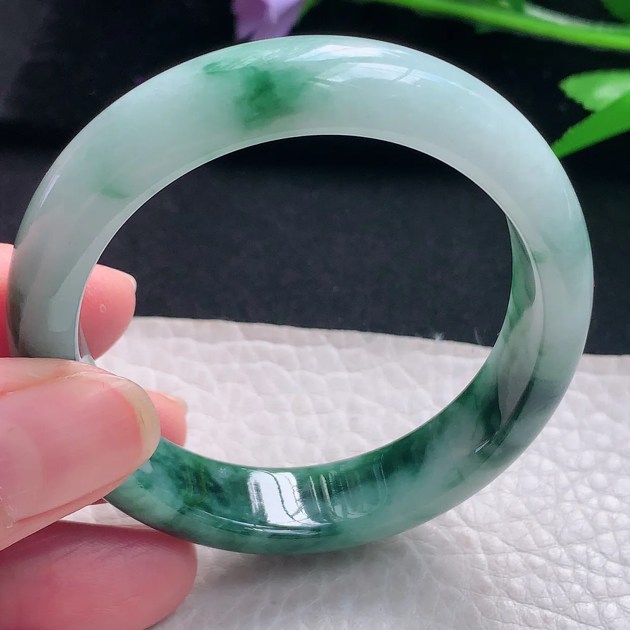 js小圈口53*48*11.6*7贵妃镯 老坑天然翡翠飘花蛋形宽边玉手镯 珠宝美人镯