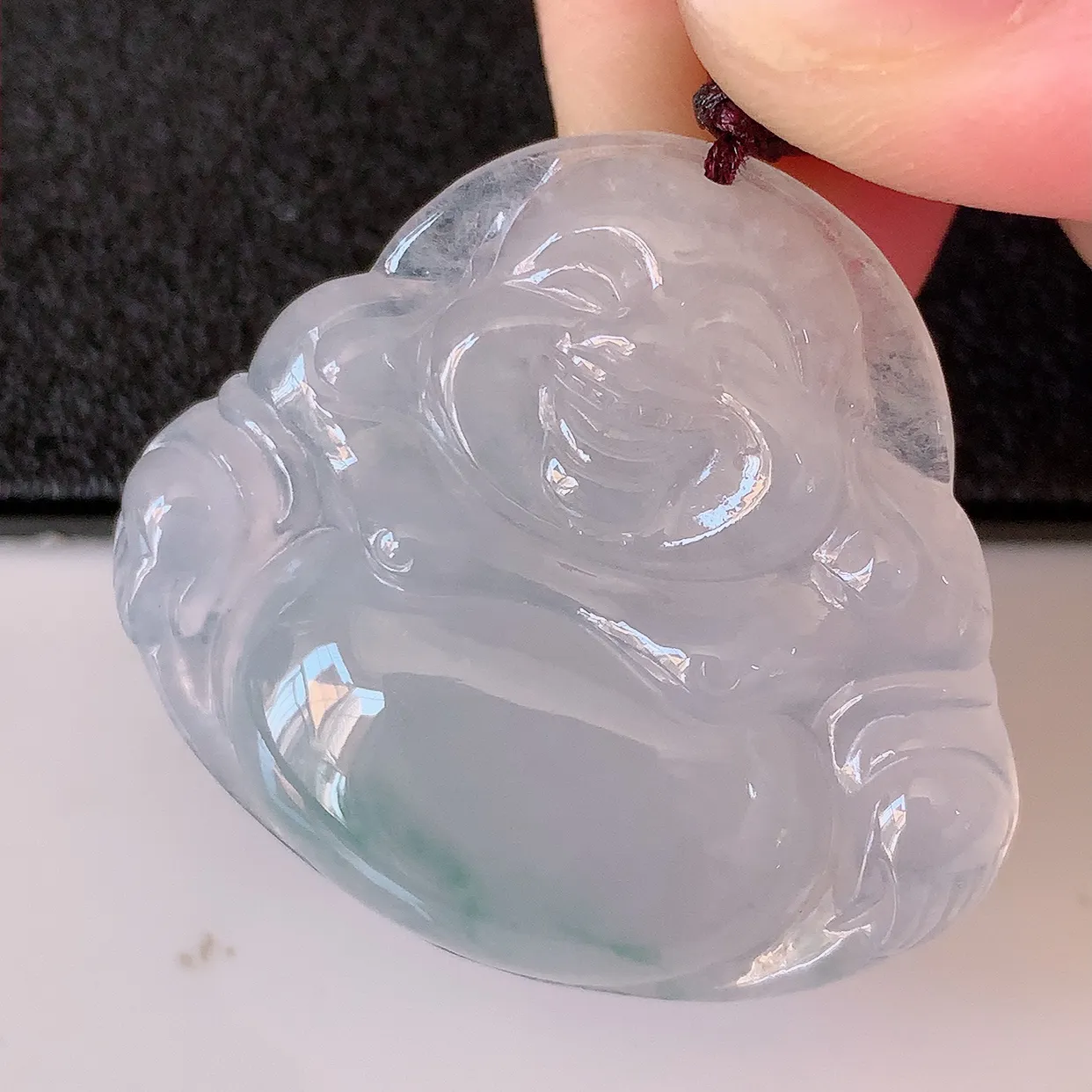 自然光实拍，冰种飘花翡翠佛公吊坠，玉笑佛，饱满，开脸喜庆，配戴优雅迷人！#46.17