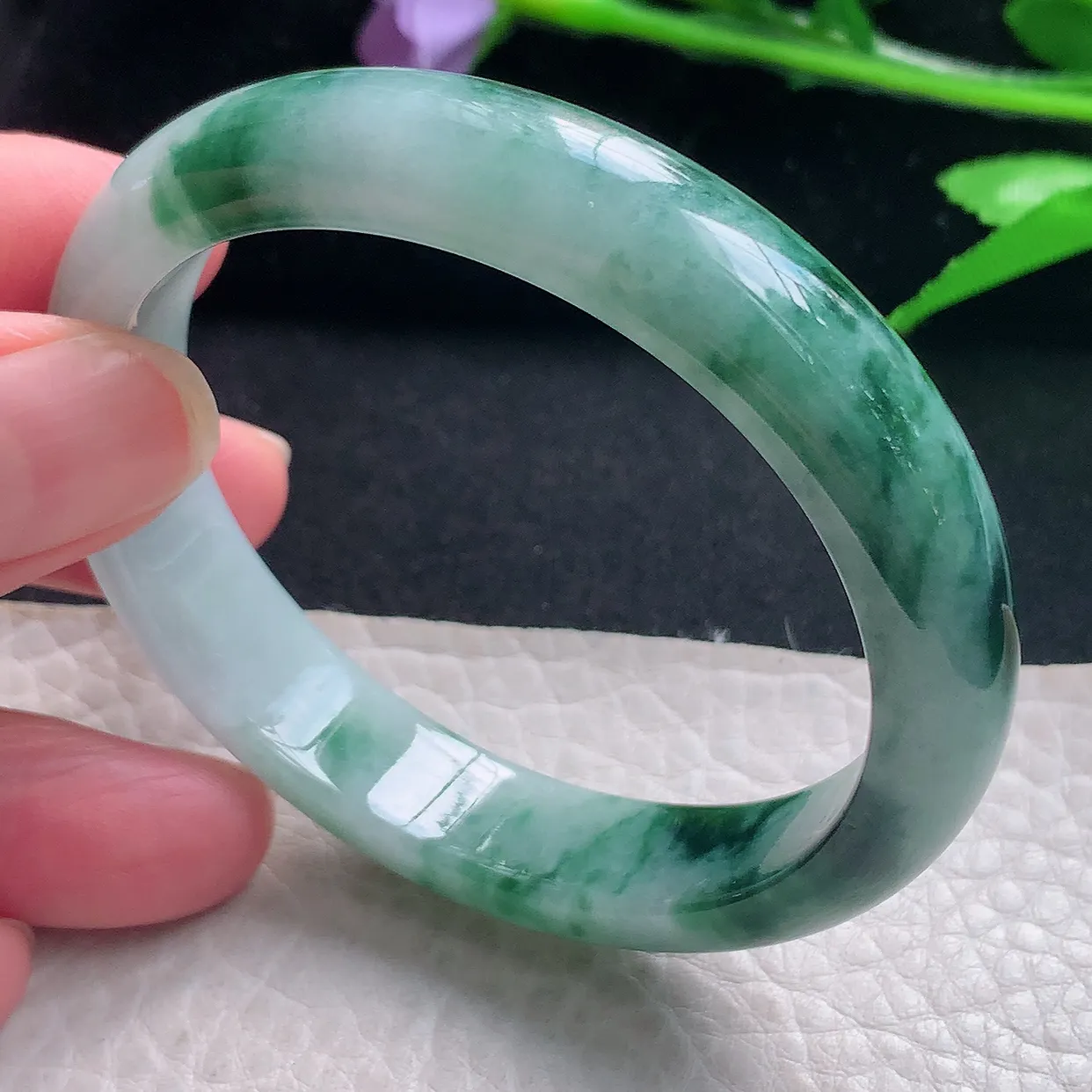js小圈口53*48*11.6*7贵妃镯 老坑天然翡翠飘花蛋形宽边玉手镯 珠宝美人镯