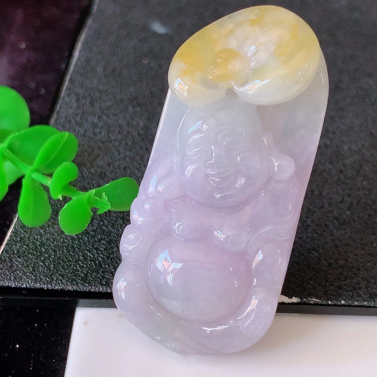 自然光实拍，冰黄翡俏色翡翠逍遥布袋佛吊坠，代代有钱，水足丰盈，盈满欢喜，配戴送礼佳品！#46.17