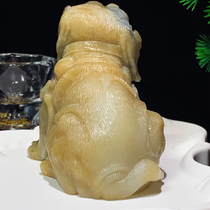 新疆且末糖旺财狗摆件 。尺寸86/86/60重462克   玉质细腻油润 底色纯净 脂粉好，品质好。lt251018
