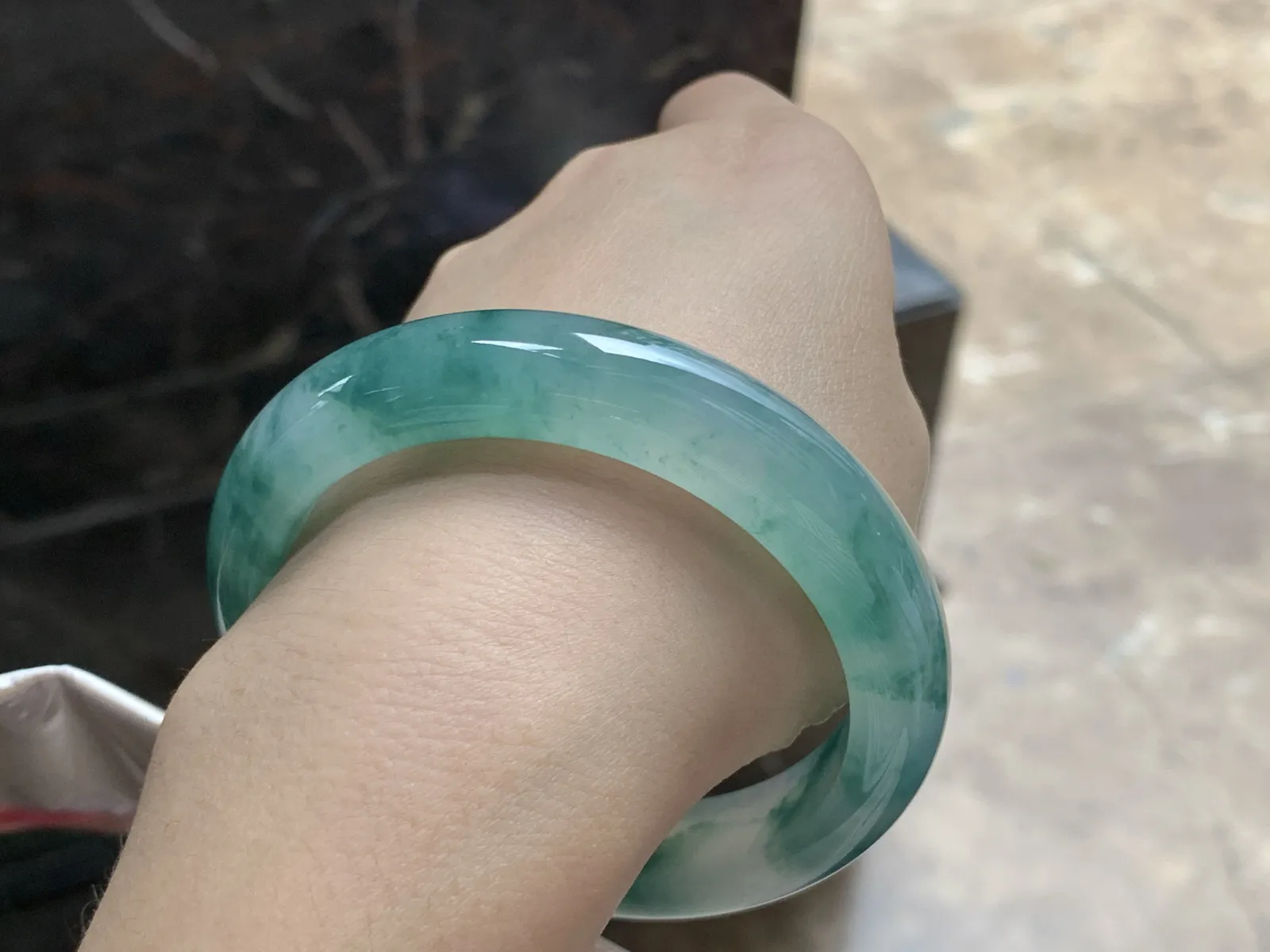 57-12.7-8.8

冰蓝花手镯^_^飘花浓郁