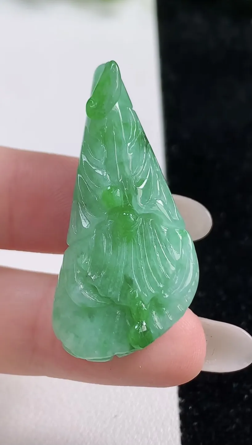 翡翠a货满绿白菜吊坠，尺寸40.8-22-9.6，重:12.17g