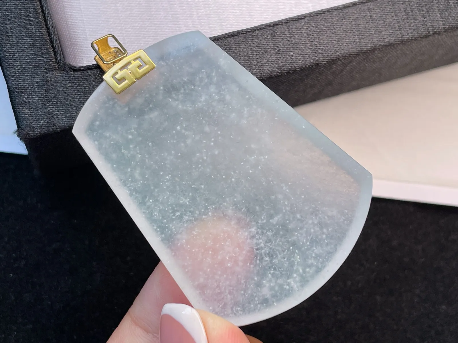 18K 冰种雪花棉·无事牌

裸52-38-5