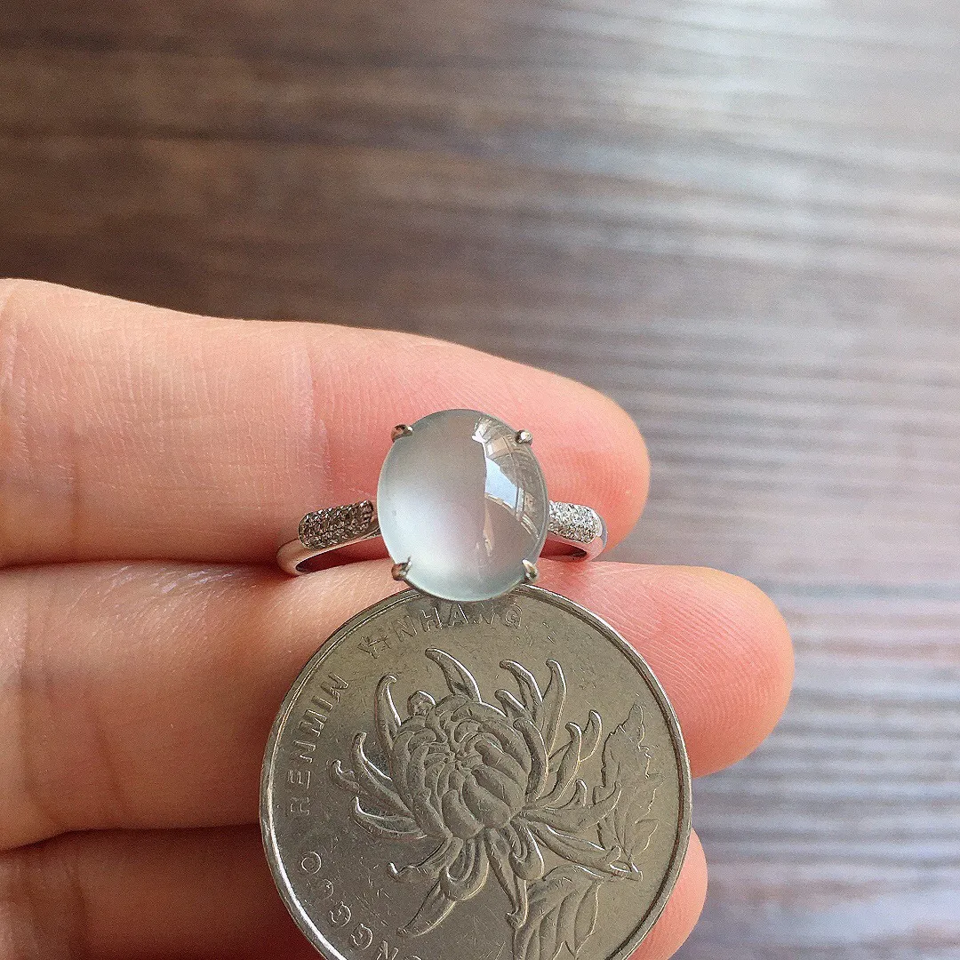 冰种蛋面戒指 18k金镶嵌，简约时尚，冰润细腻，种水足，圈口14 裸石10.1*9*3.5