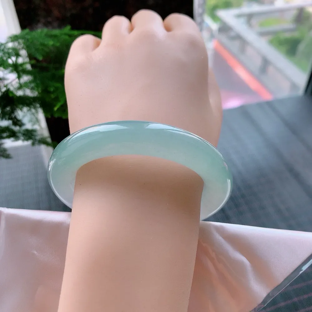 圆条高冰蓝水 无瑕 尺寸:52.8/11.8/11.4 种色兼备