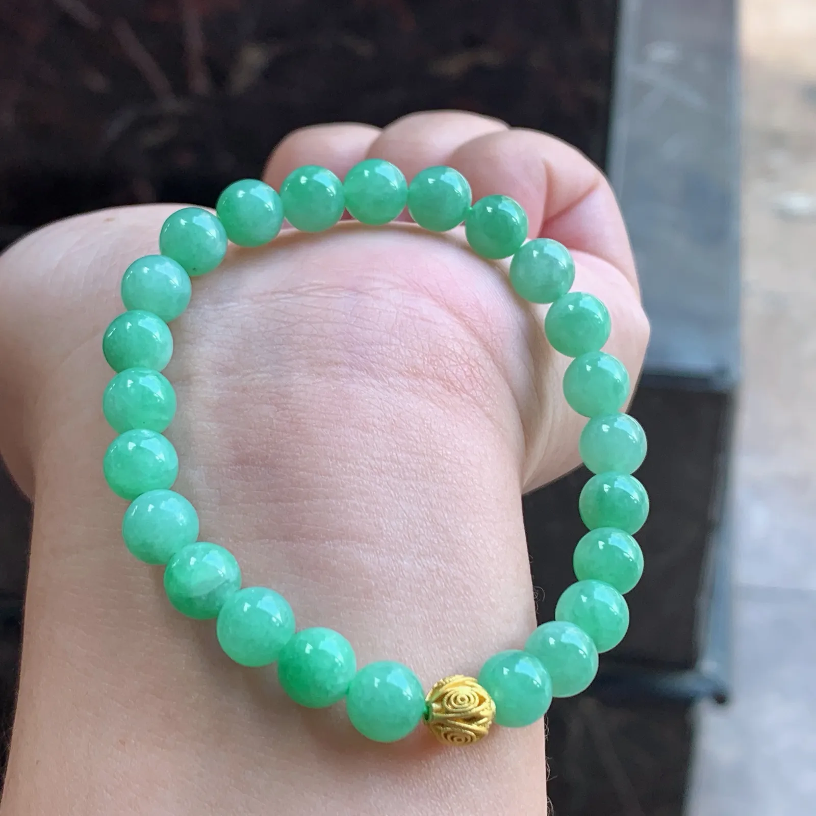 果阳绿的手串

尺寸7.3