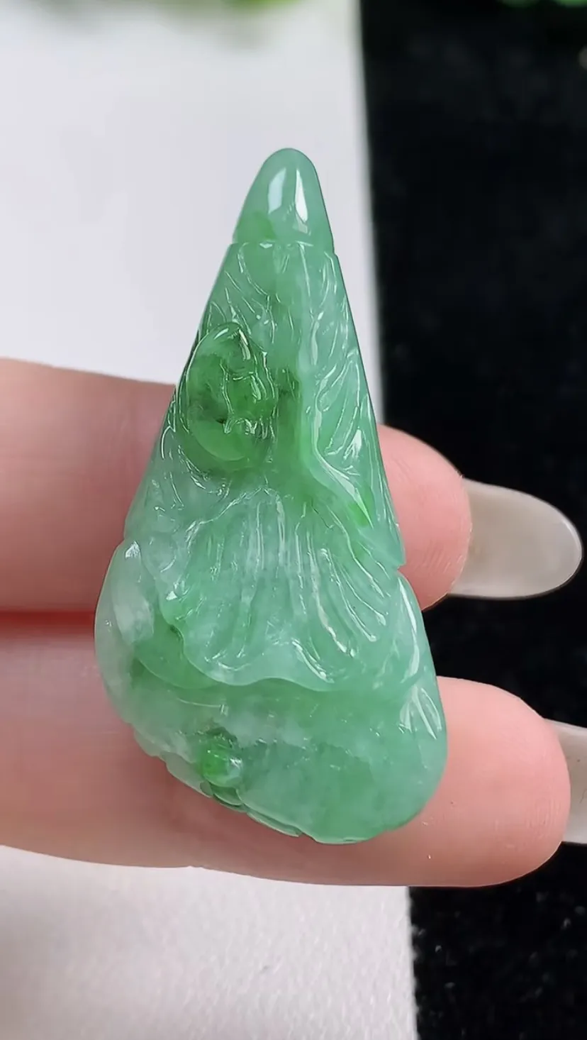 翡翠a货满绿白菜吊坠，尺寸40.8-22-9.6，重:12.17g
