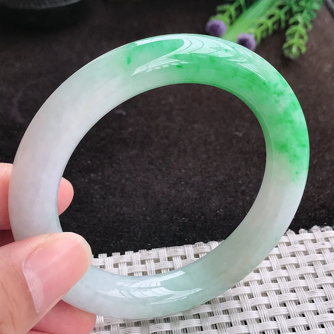 自然光56.5/11.3/11老坑精美温润飘阳绿圆条手镯翡翠玉镯手环