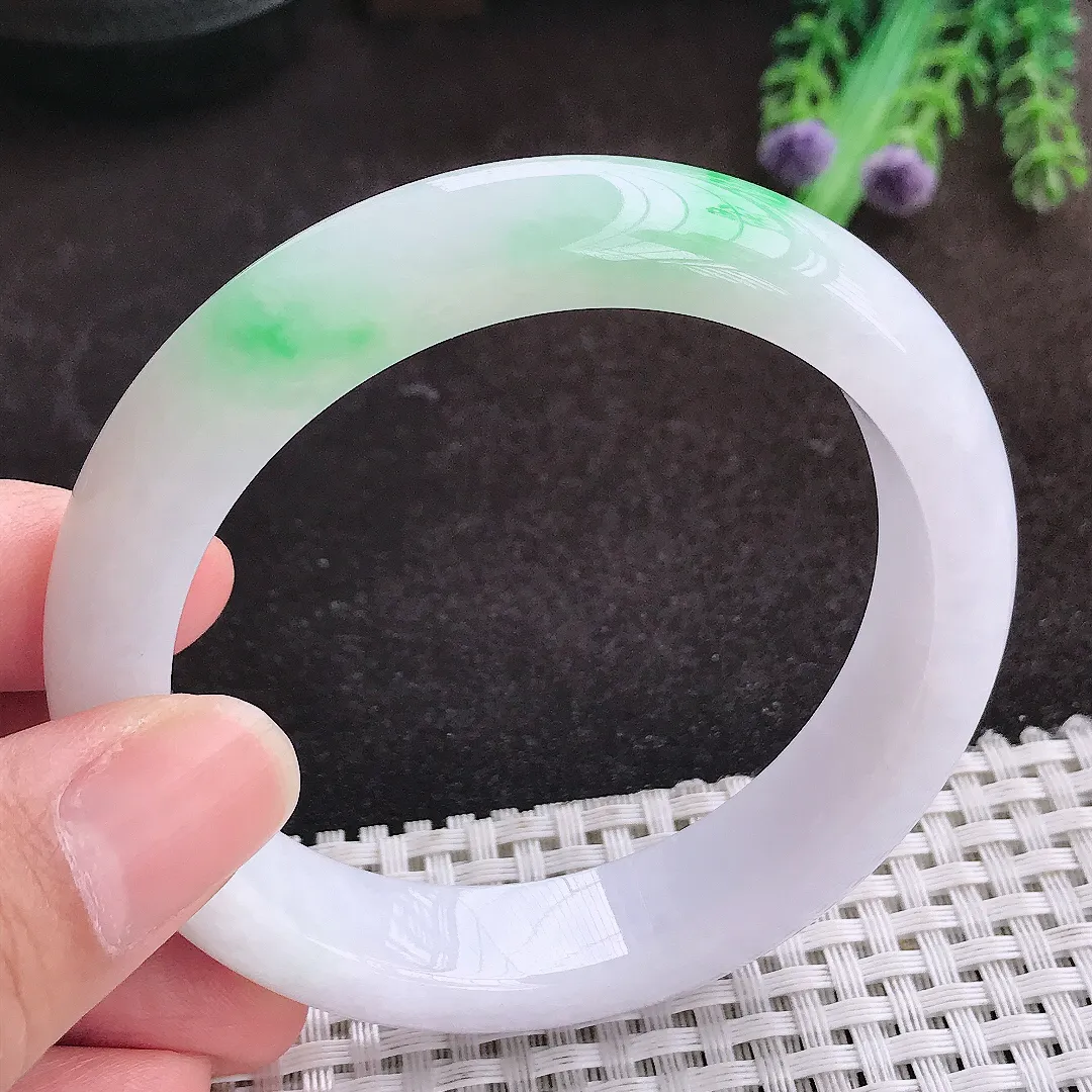 自然光57.5/13.2/8.6老坑精美温润飘阳绿手镯宽边翡翠玉镯手环