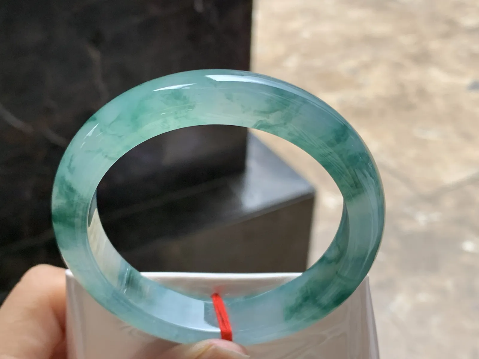 57-12.7-8.8

冰蓝花手镯^_^飘花浓郁