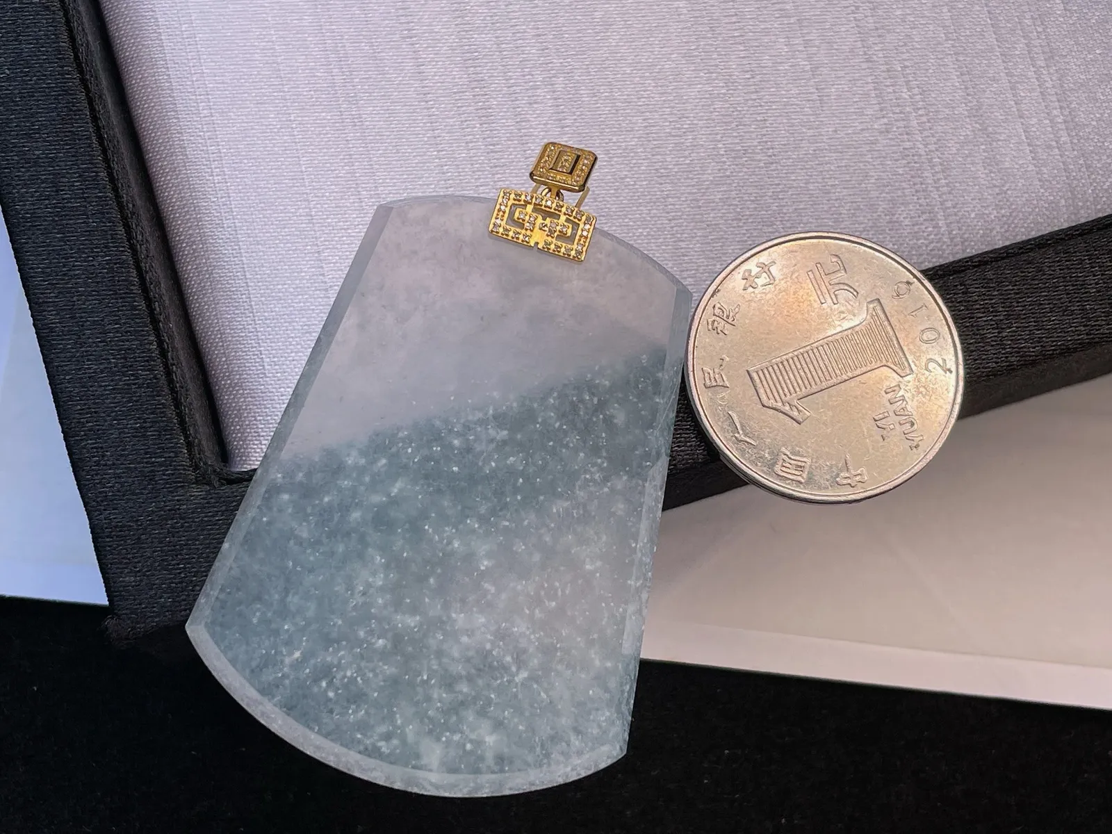 18K 冰种雪花棉·无事牌

裸52-38-5