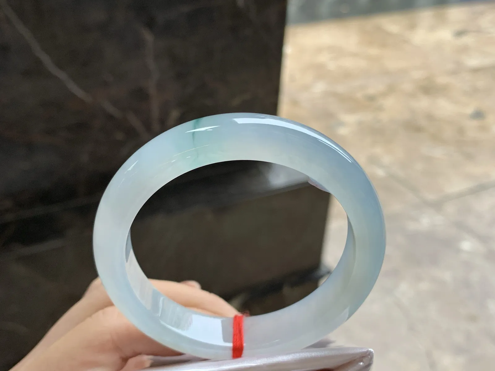 56.5-12.6-8.5

蓝花手镯^_^清新 水润