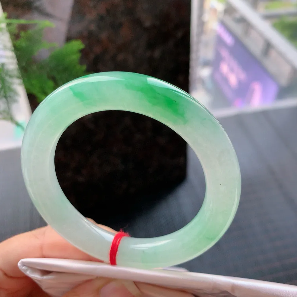圆条冰阳绿 无瑕 尺寸:53.6/11 种色俱佳