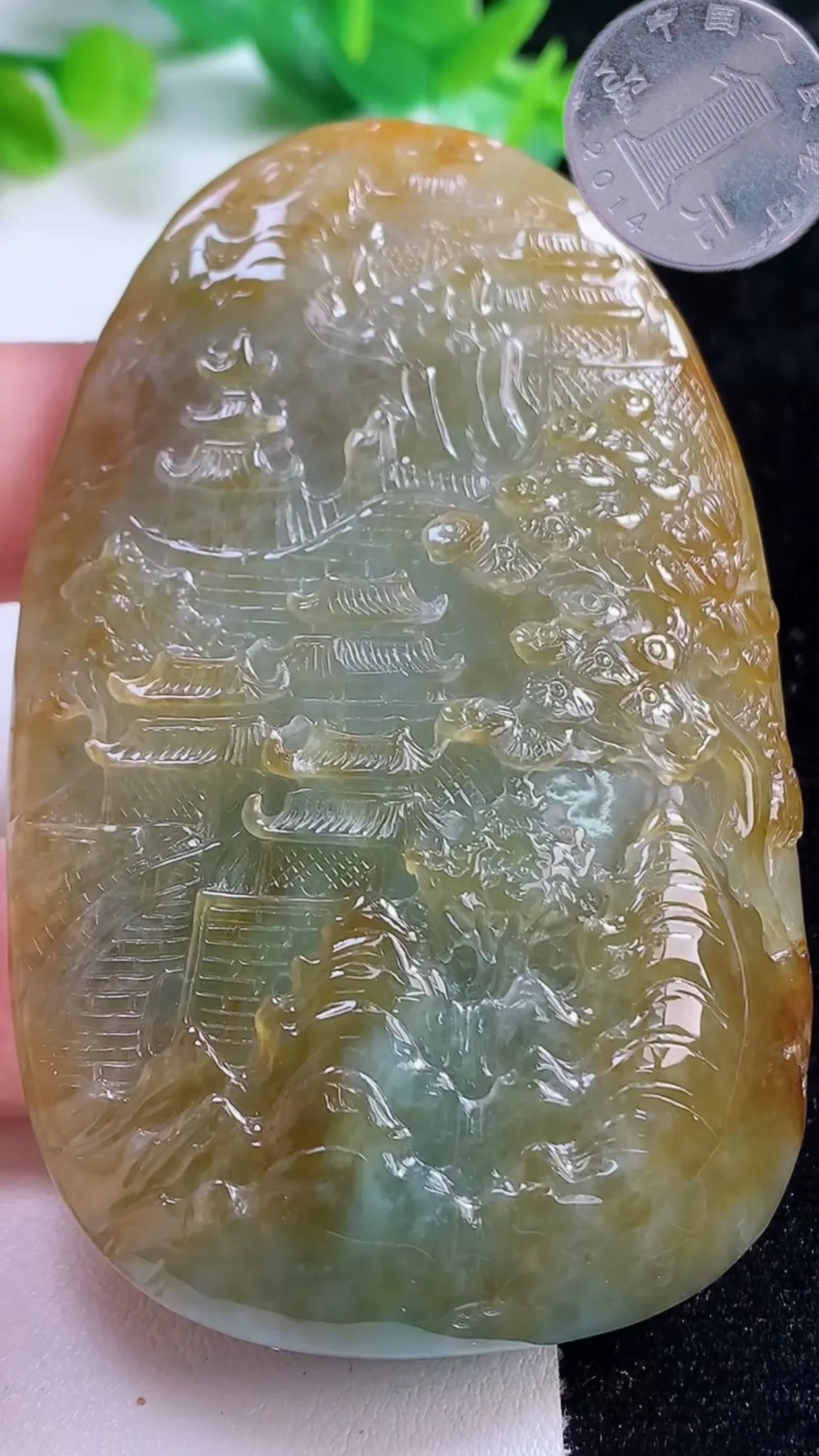 缅甸天然翡翠a货 老坑料起胶冰润 双彩黄翡意境山水牌吊坠，尺寸744-48-12.5mm  y 78.63