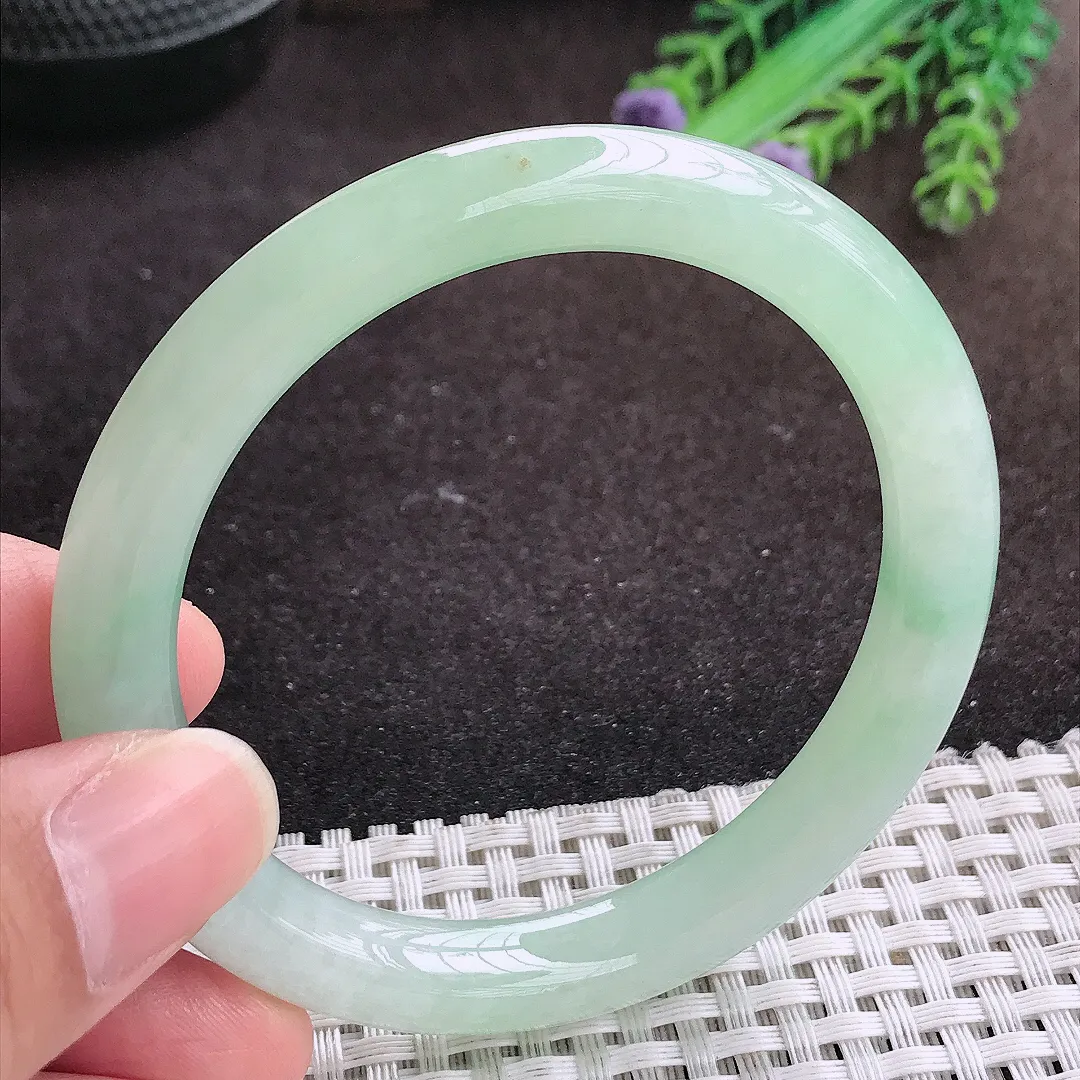 自然光55.5/8.6/8.4老坑冰润起胶冰晴绿圆条手镯翡翠玉镯手环