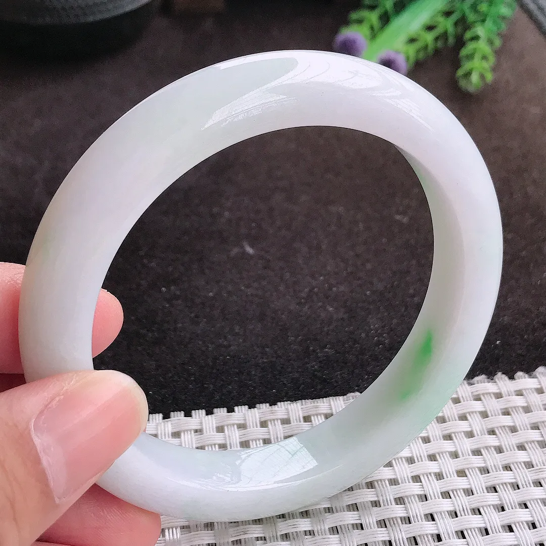 自然光60.5/11.8/9.2老坑精美温润飘绿手镯宽边翡翠玉镯手环