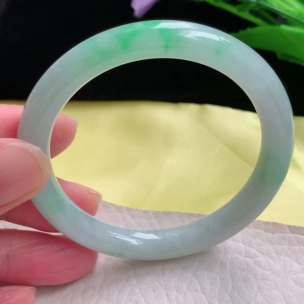 n小圈口51.5*8*7.5美人镯 天然缅甸翡翠满绿清秀圆条玉手镯 珠宝玉手环