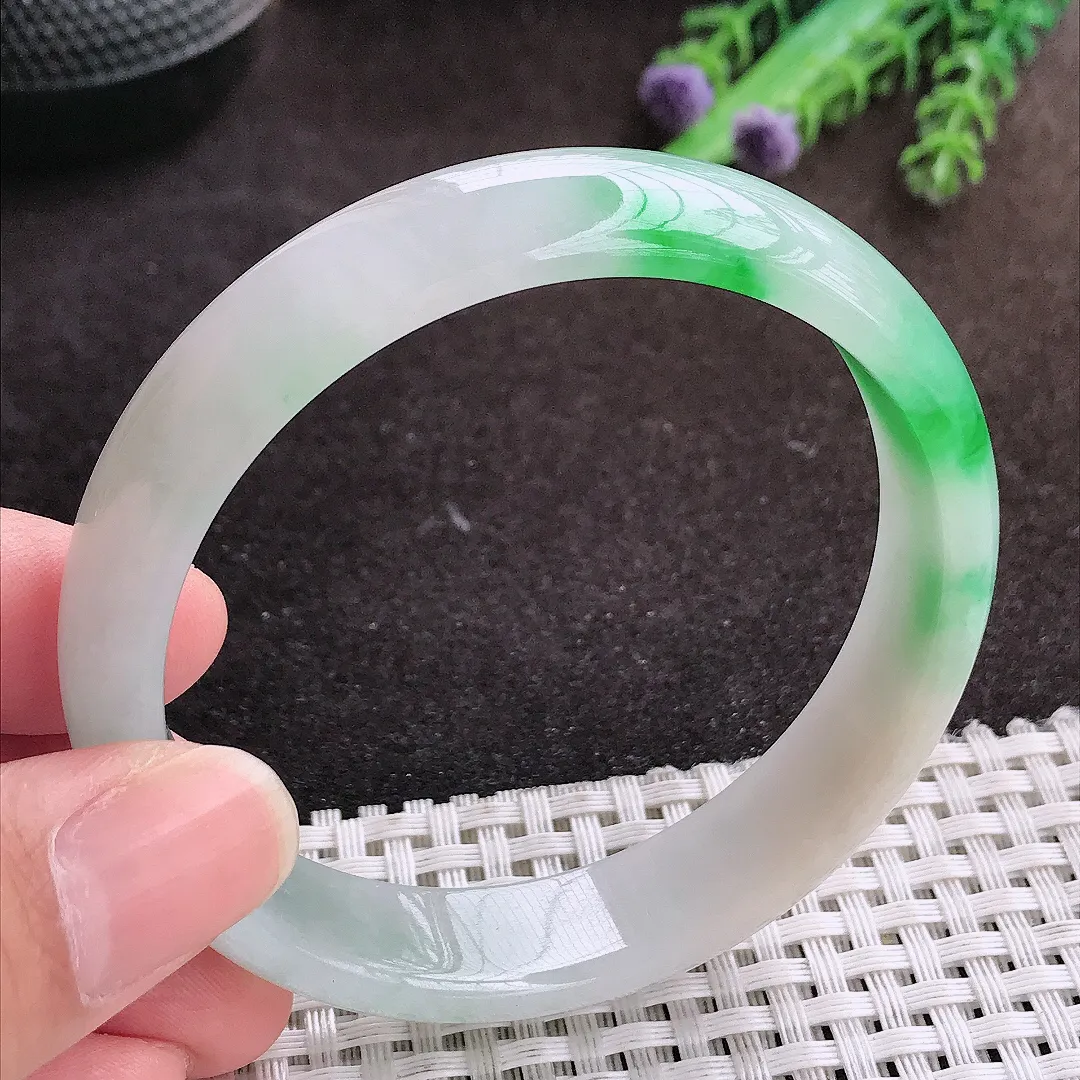 自然光58/13.6/6.3老坑精美冰润飘阳绿手镯宽边翡翠玉镯手环