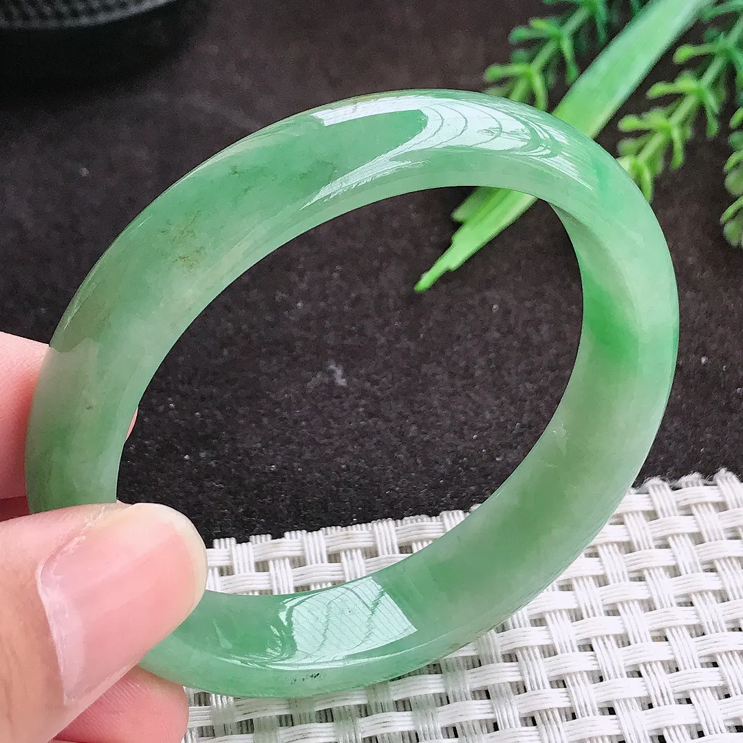 自然光54/48/13.2/7.2老坑精美温润满绿贵妃手镯宽边翡翠玉镯手环