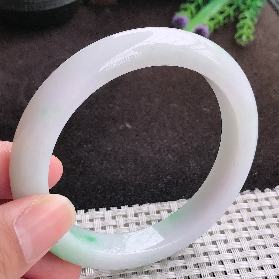 自然光60.5/11.8/9.2老坑精美温润飘绿手镯宽边翡翠玉镯手环