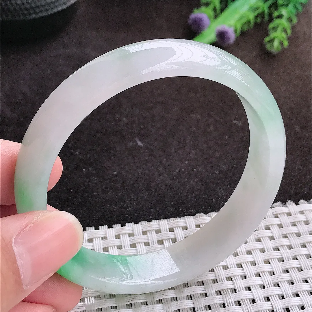 自然光58/13.6/6.3老坑精美冰润飘阳绿手镯宽边翡翠玉镯手环
