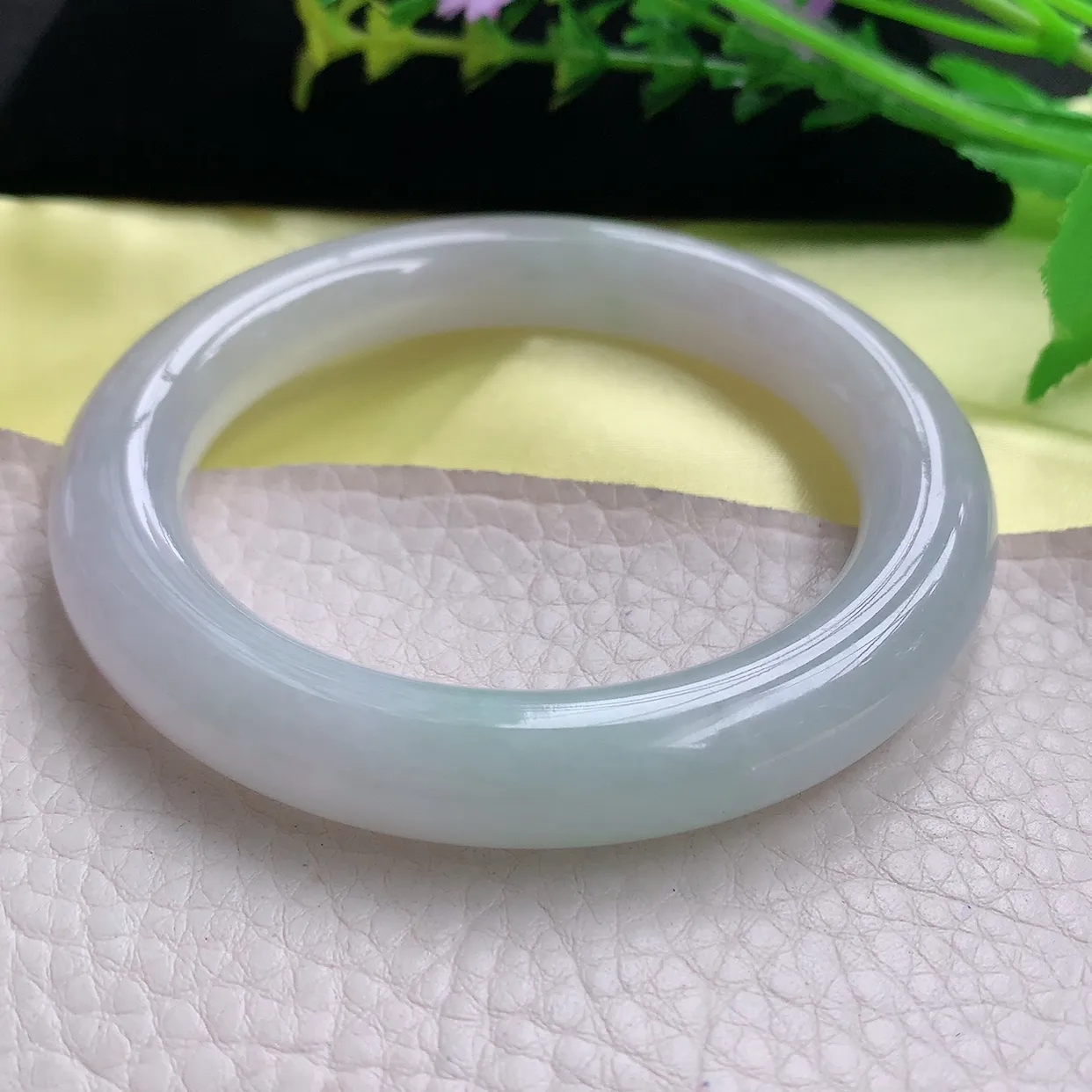 hf自然光57*10.8*11美人镯 天然缅甸翡清新圆条玉手镯 玉手环