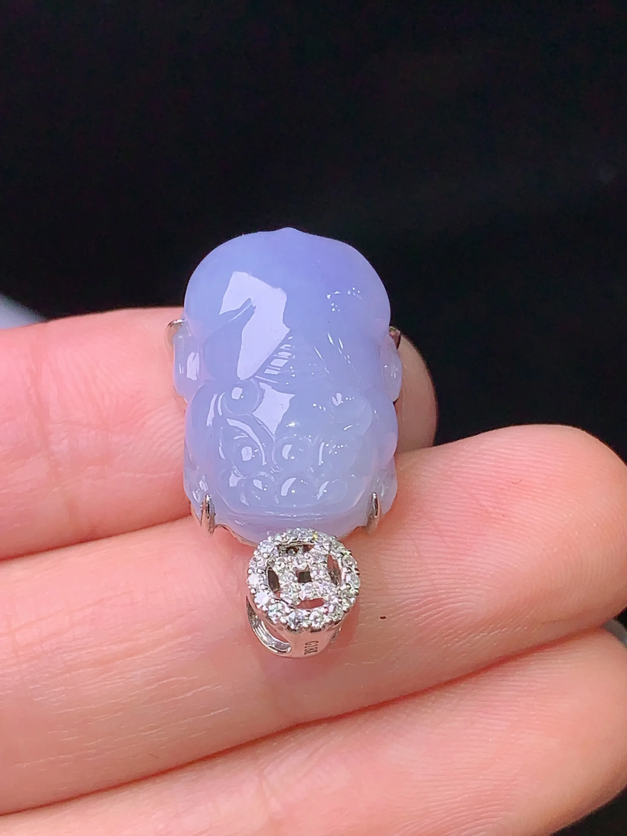 18k金钻镶嵌紫罗兰貔貅吊坠 玉质细腻 水润亮眼 整体尺寸25.5*13.5*8.8