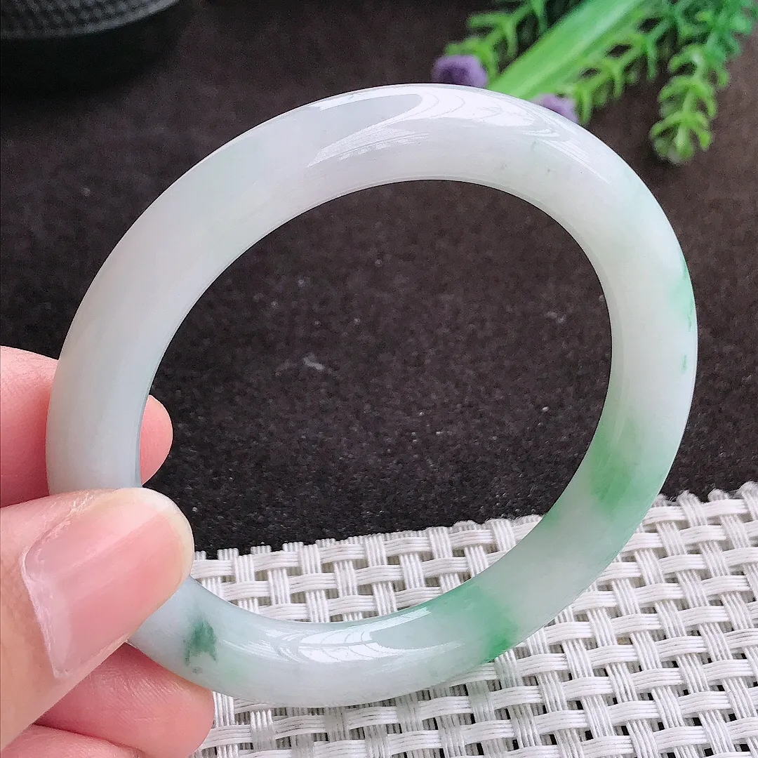 自然光53.5/8.7/8.8老坑精美温润飘绿圆条手镯翡翠玉镯手环
