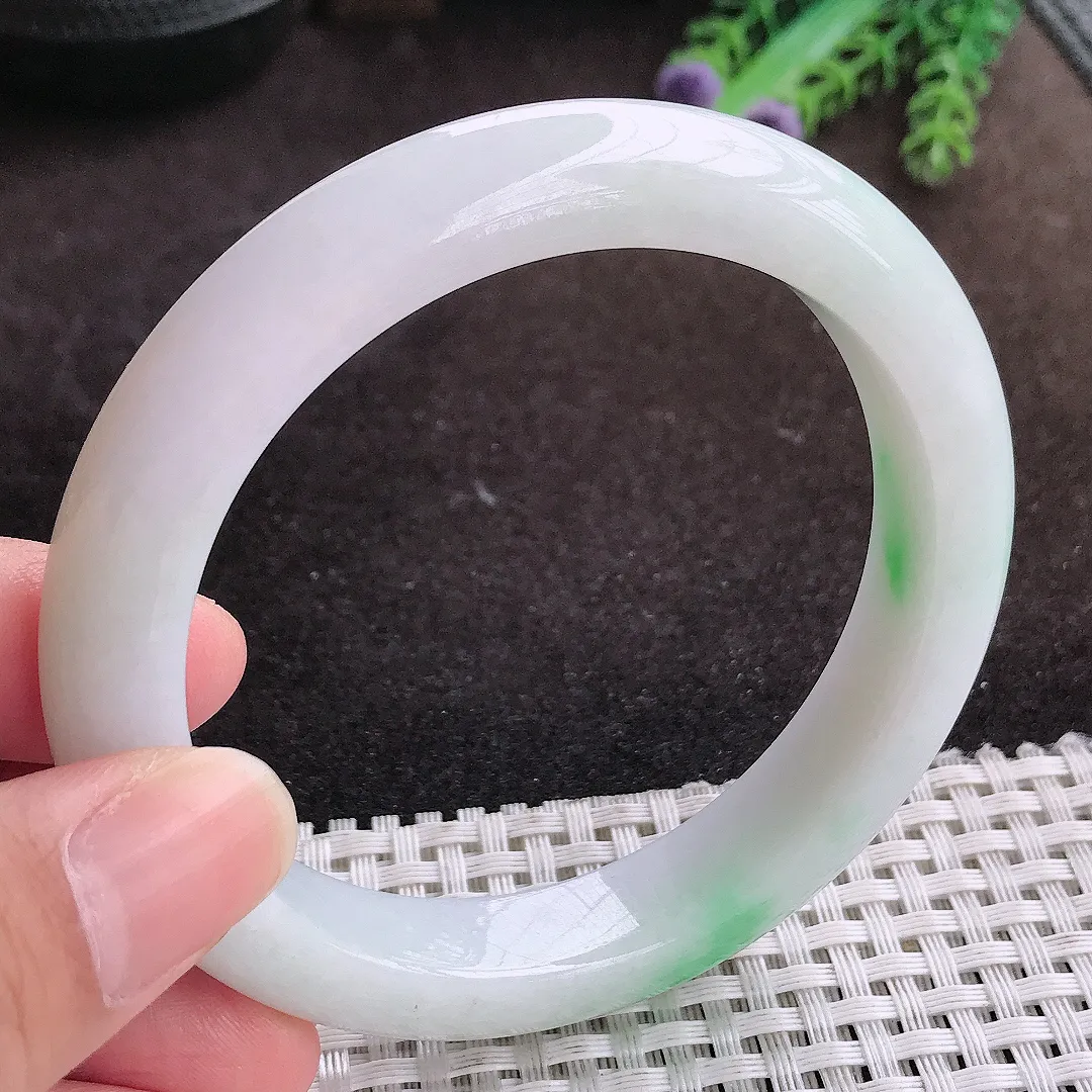 自然光60.5/11.8/9.2老坑精美温润飘绿手镯宽边翡翠玉镯手环