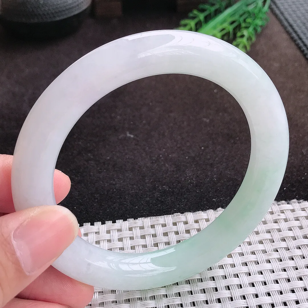 自然光61.5/10.8/11老坑冰润水灵飘绿圆条手镯大圈口翡翠玉镯手环