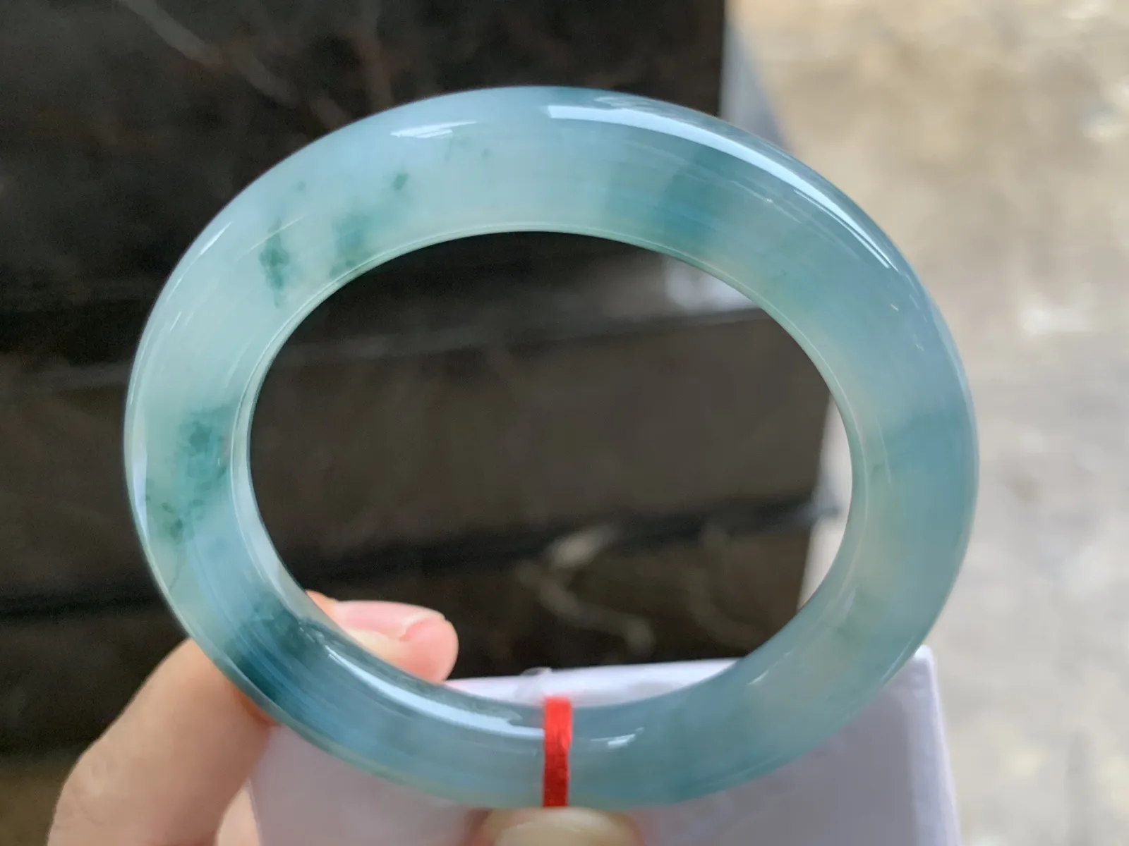 52.5-10mm
冰种飘花圆条手镯 水润光泽 花色漂亮 推荐