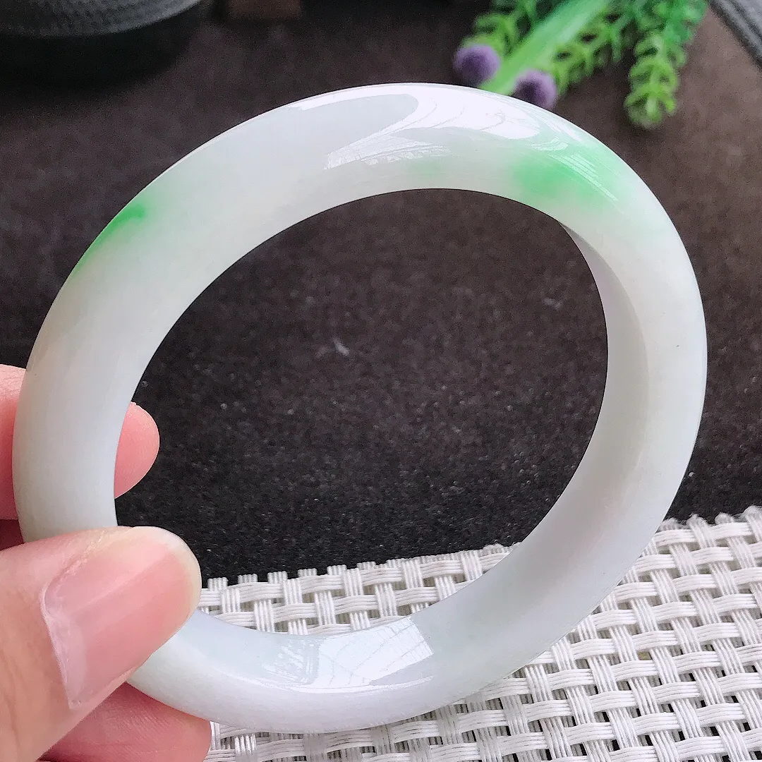自然光60.5/11.8/9.2老坑精美温润飘绿手镯宽边翡翠玉镯手环