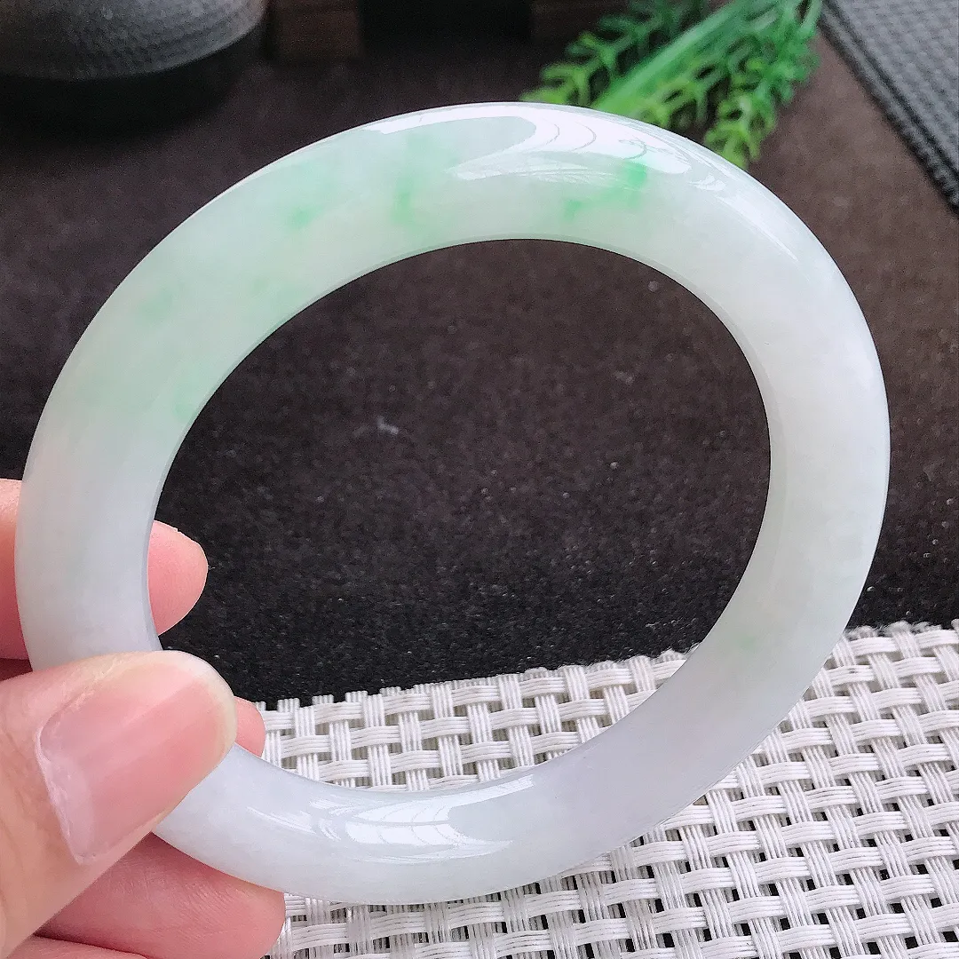 自然光61.5/10.8/11老坑冰润水灵飘绿圆条手镯大圈口翡翠玉镯手环