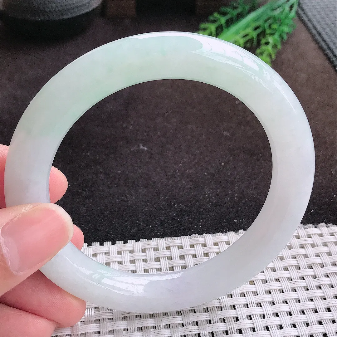 自然光61.5/10.8/11老坑冰润水灵飘绿圆条手镯大圈口翡翠玉镯手环